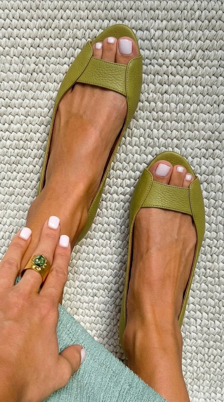 Robbo | Effortless Gold Summer Sandals