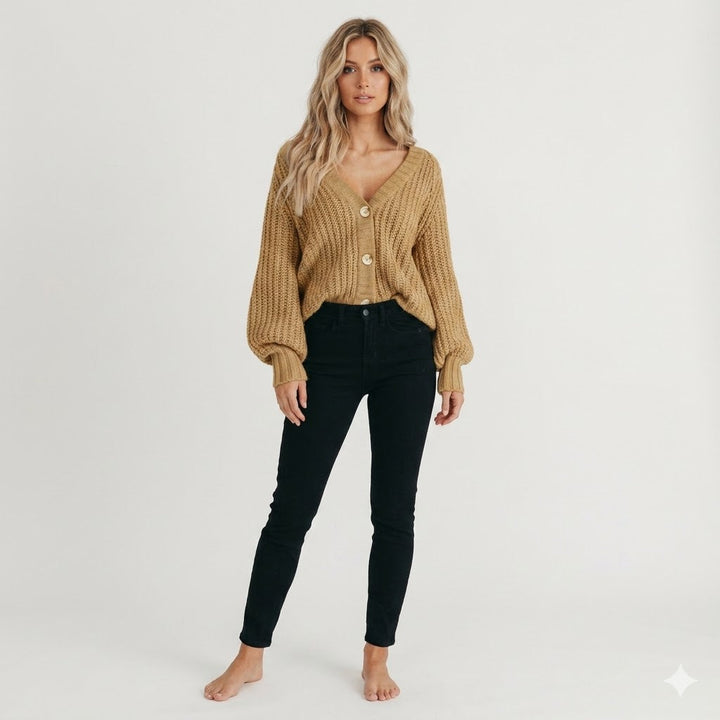 Carly | Chunky Knit Button Cardigan