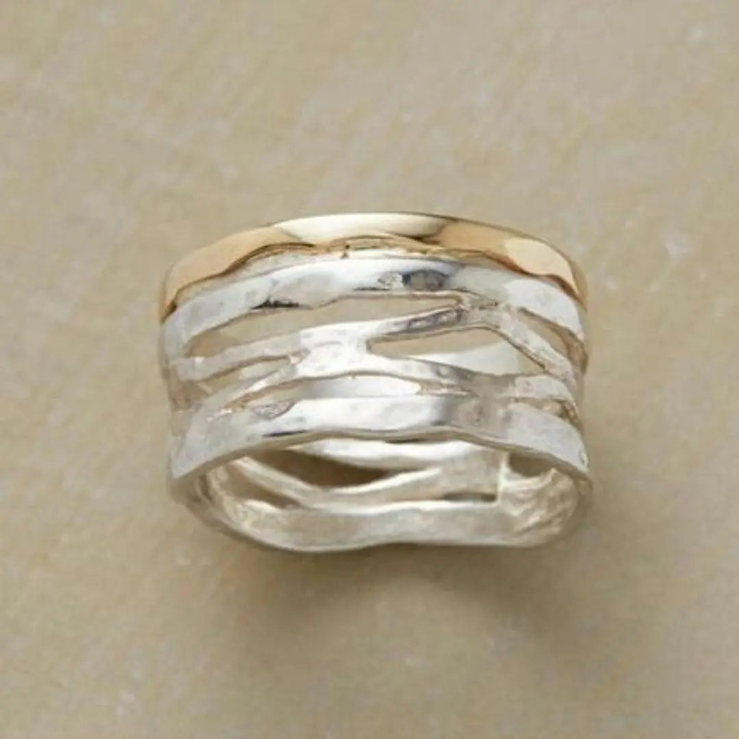 Openwork Vintage Ring in Gold and Silver