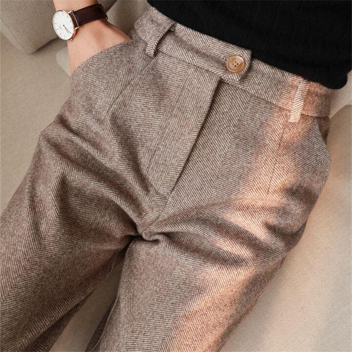 Sibyl | Tailored Straight Leg Trousers with Pockets