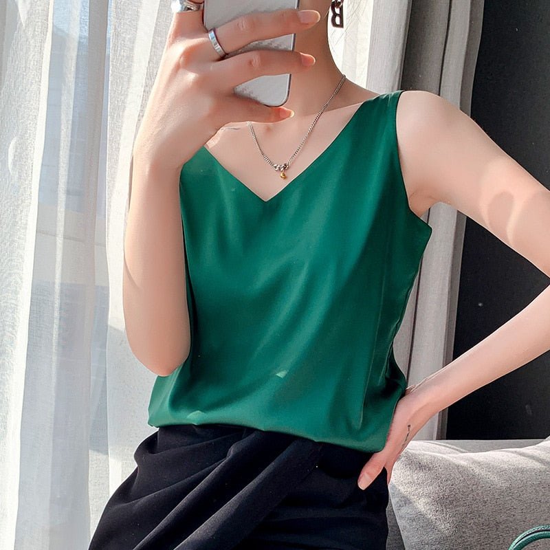Zola | Minimalist V-Neck Tank