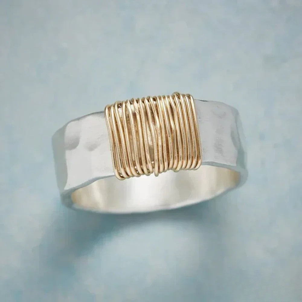Octavia | Vintage Silver Ring with Golden Threads