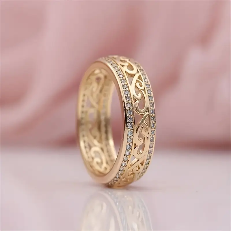Filigree Gold Ring with Crystals